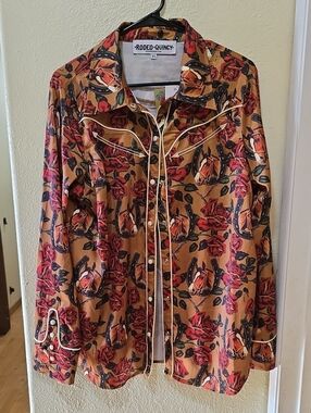 Rodeo Quincy Horses And Horseshoes Western Snap Shirt -Red Rose Print